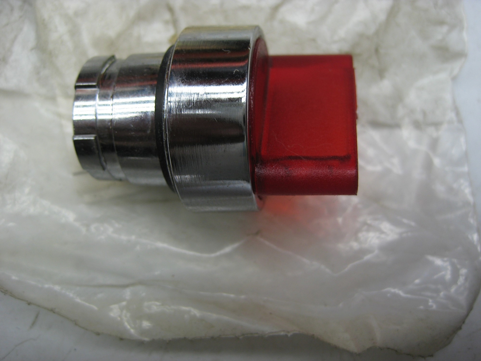 TELEMECANIQUE ZB2BK144 RED SELECTOR SWITCH NSMP