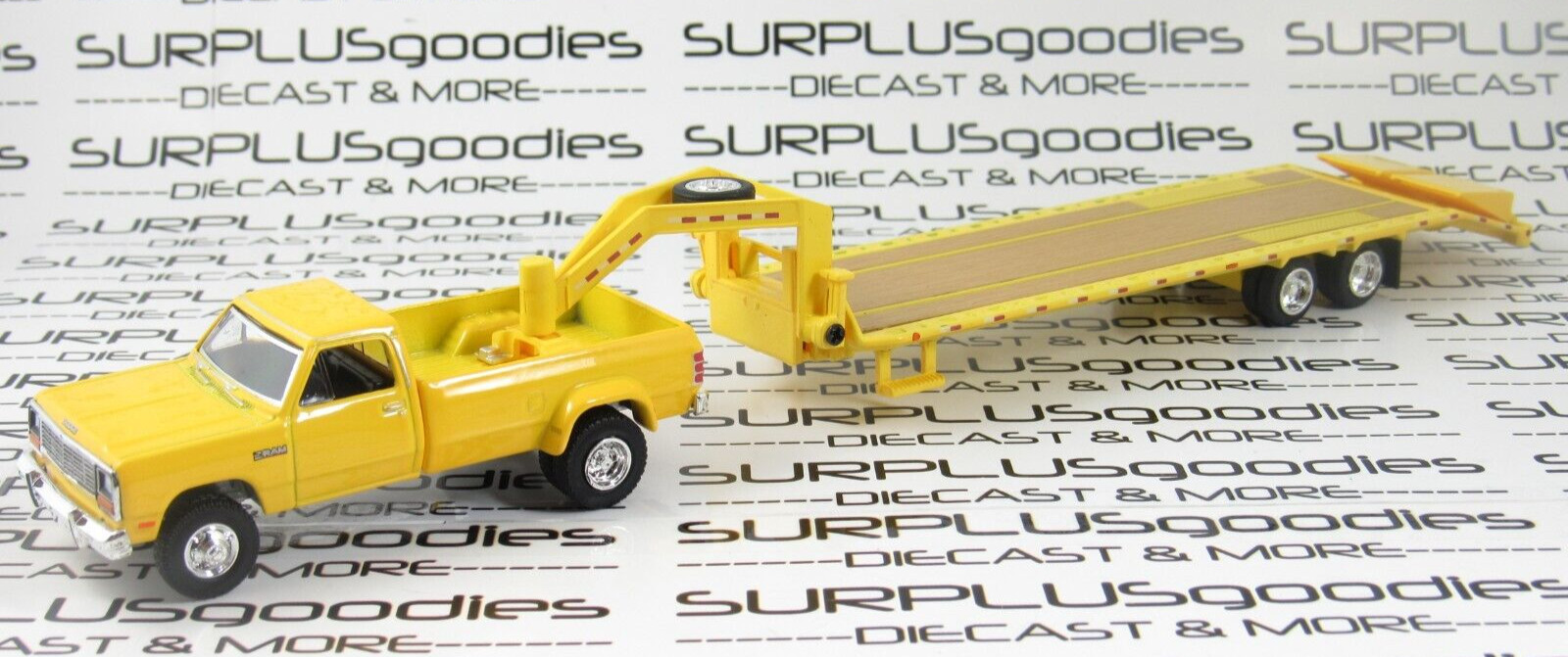 Greenlight Yellow 1982 DODGE RAM D-350 D350 Dually Pickup w/Gooseneck Trailer