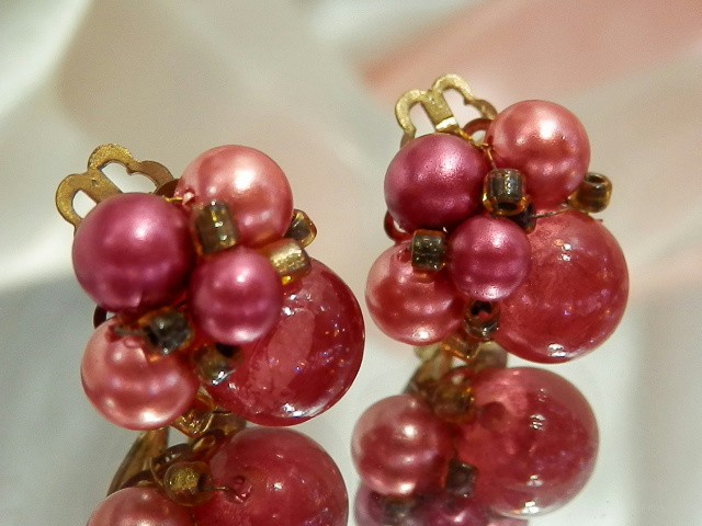 Beautiful Vintage 1950 Red Japan Earrings         791jl