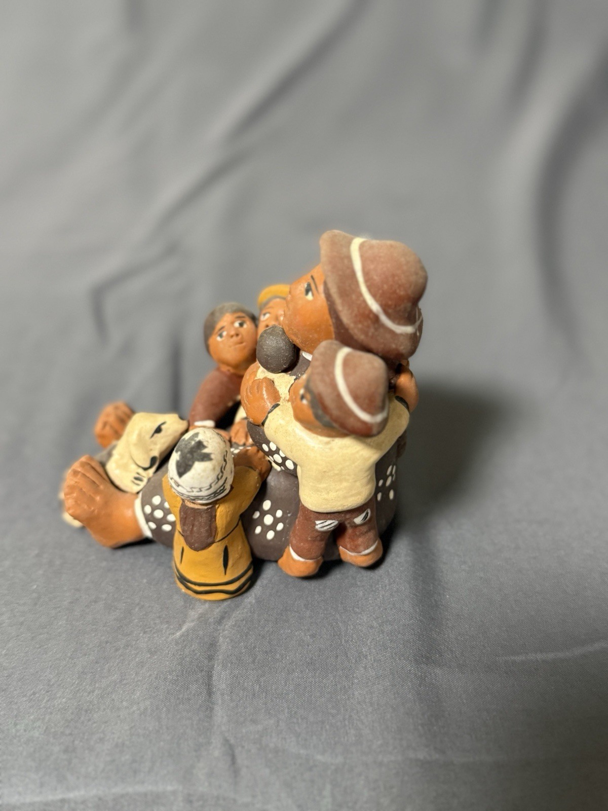 Manos Amigas Peru Terracotta Family Sculpture Folk Art Nativity Style – Repaired