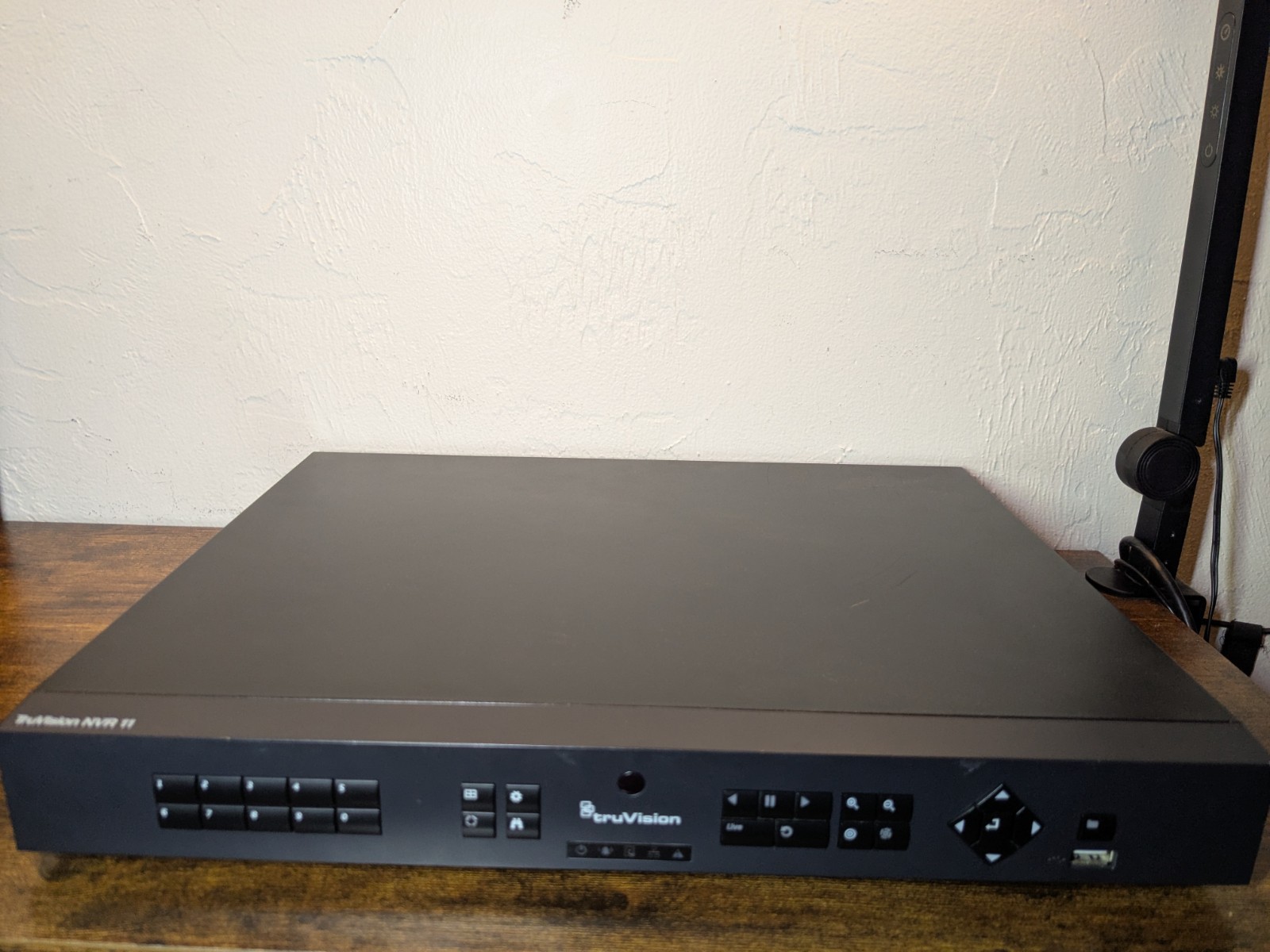 INTERLOGIX TRUVISION NVR 11 DIGITAL VIDEO RECORDER H.264 8-CHANNEL IP PoE 2TB