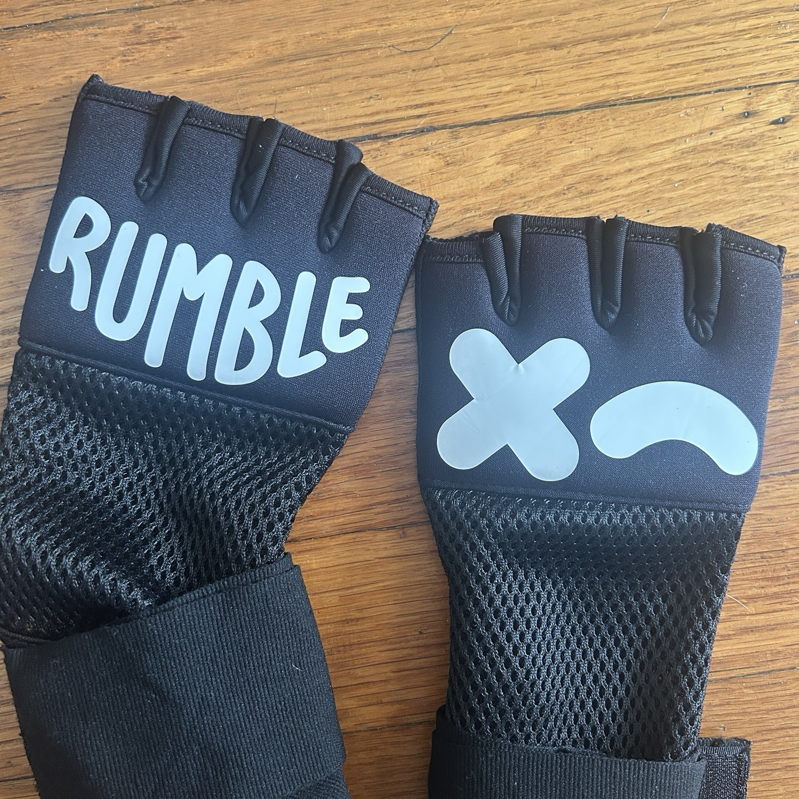 Rumble Shadow Boxing Gloves Size S/M Quick Hand Wraps Black Adult Small / Medium