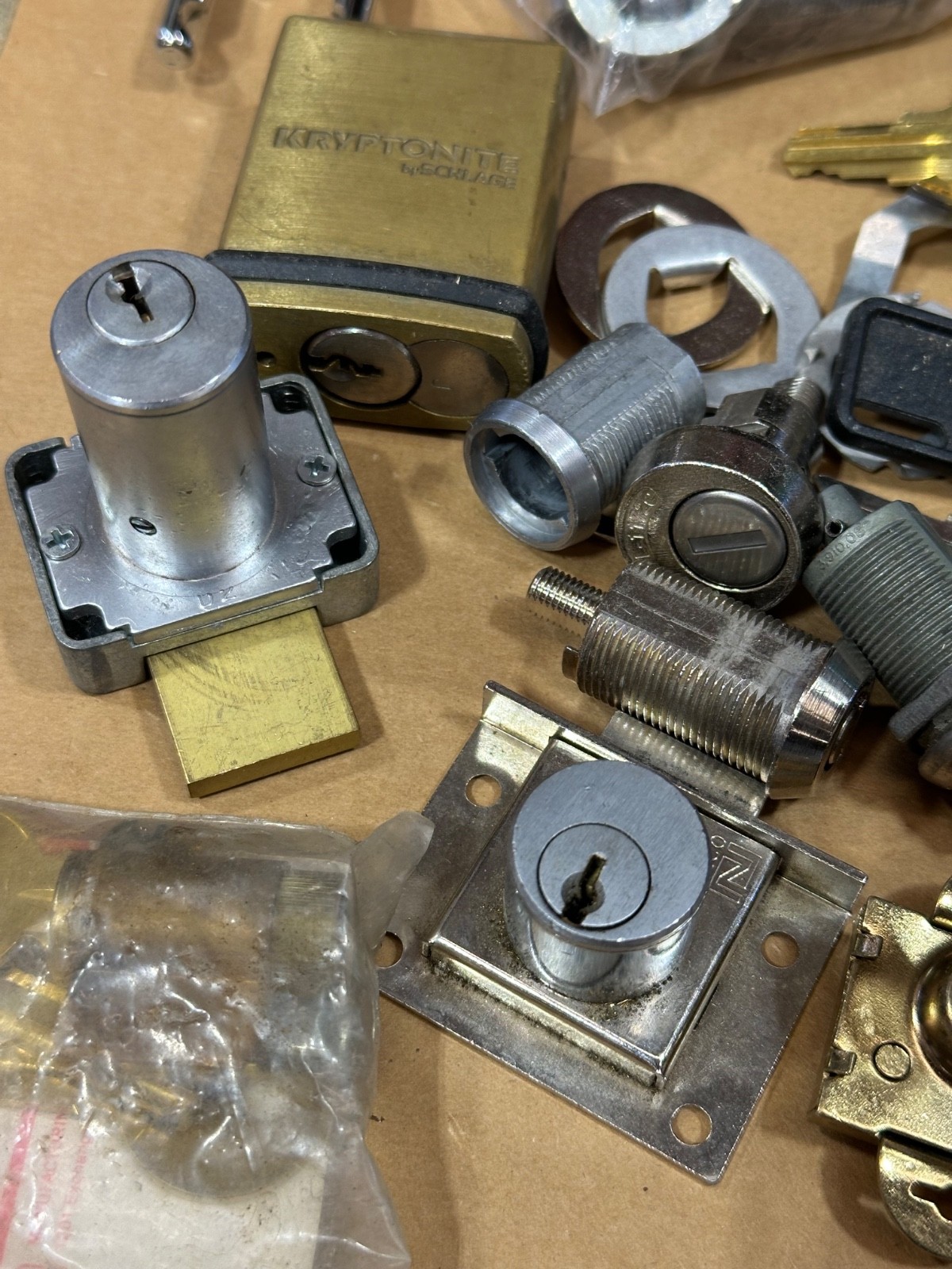 LOCKSMITH LOT - DRAWER CABINET CYLINDERS, CAM LOCKS, ETC