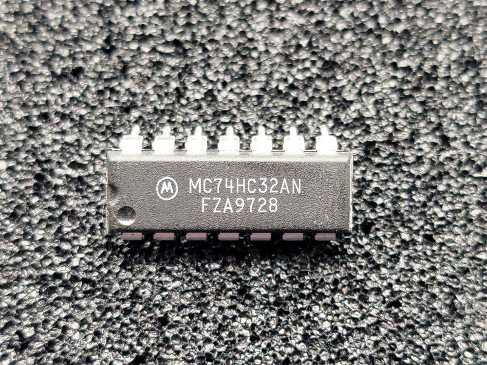 New (46pcs) MC74HC32AN MOTOROLA IC Logic