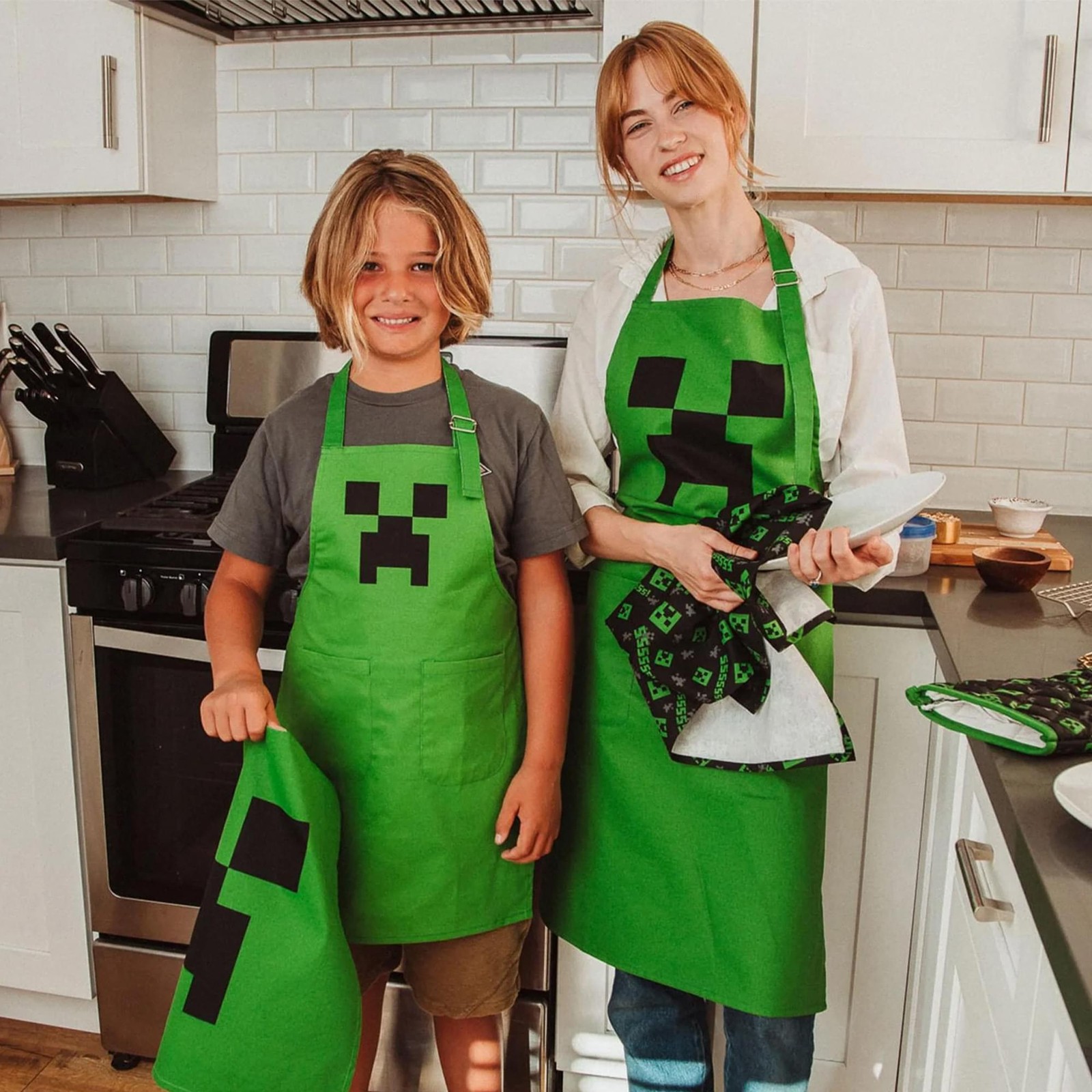 Minecraft Kitchen Set: Creeper Youth Apron & TNT Cookie Jar