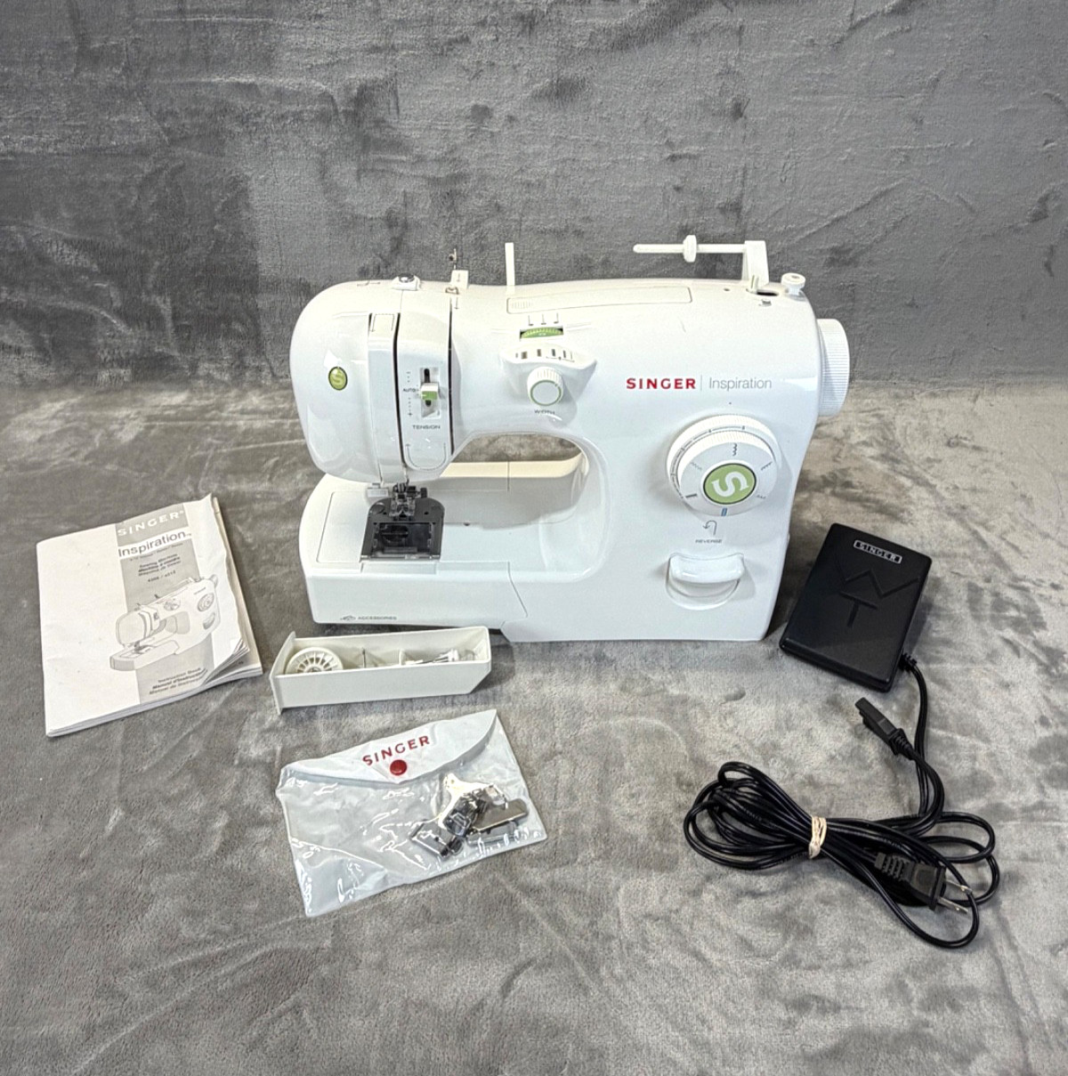 Singer Inspiration 4206 Sewing Machine 28-Stitch Auto *MISSING BOBBIN HOLDER*