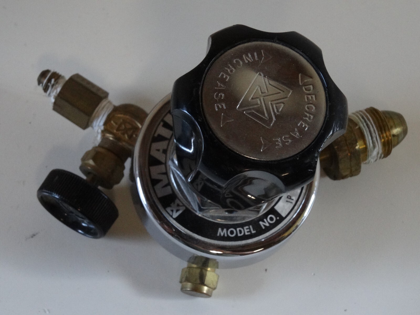 Matheson Model 1P Gas Regulator 3000 p.s.i.g. inlet pressure