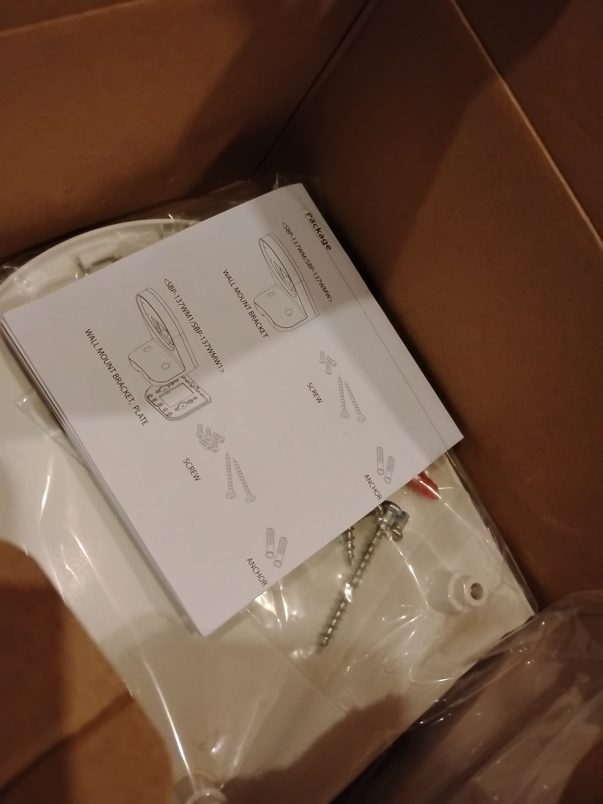 Hanwha Techwin SBP-137WMW1 Wall Mount for Network Camera White SBP137WMW1