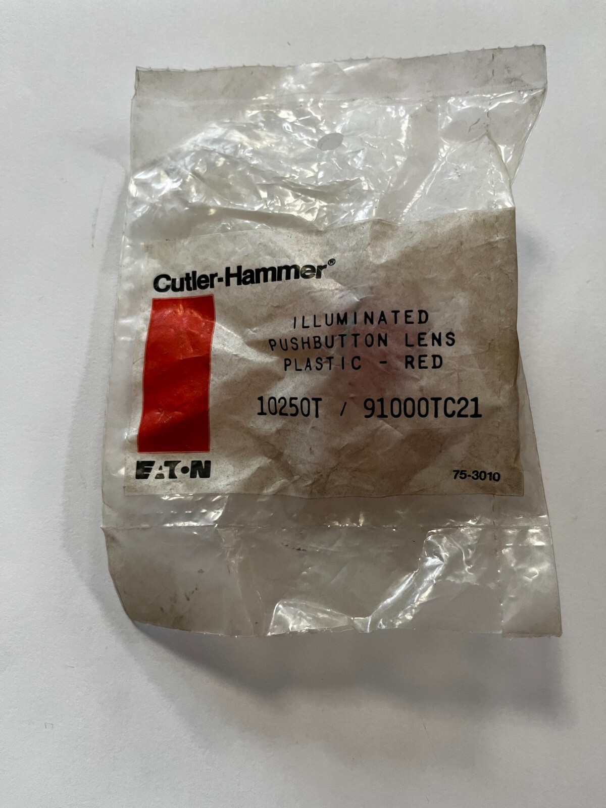 Eaton/Cutler-Hammer Illuminated PushButton Lens Plastic-Red 10250T ((LOT OF 2)))