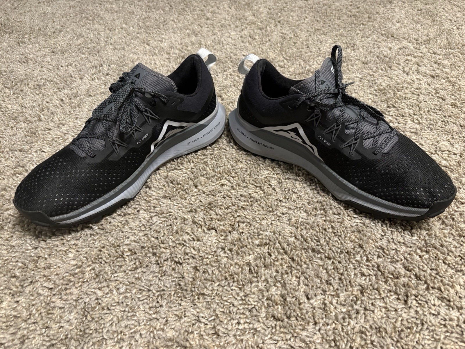 Nike Trail Running Shoes Men’s Size 11 Black White React Flywire