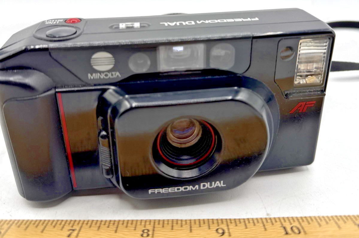 Minolta Freedom Dual AF 35mm Compact Point & Shoot Film Camera Dual Lens