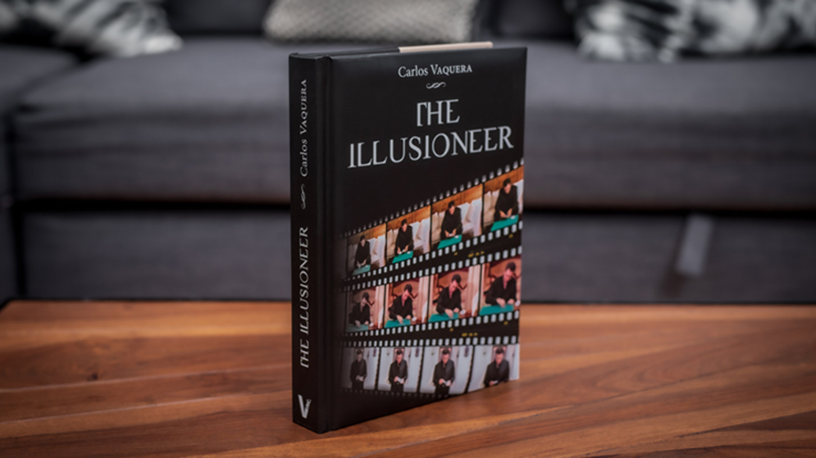 Illusioneer by Carlos Vaquera