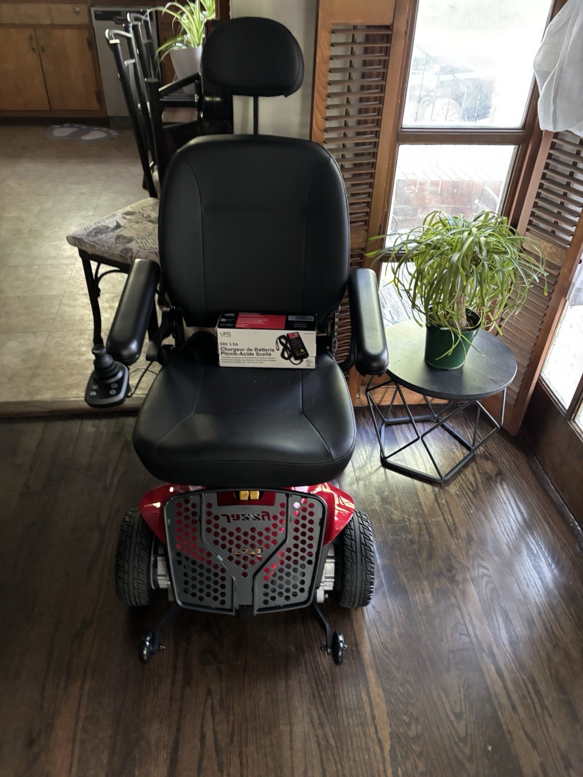 Jazzy Electric/Battery 4-Wheel Powerchair w/ Headrest, Red/Black