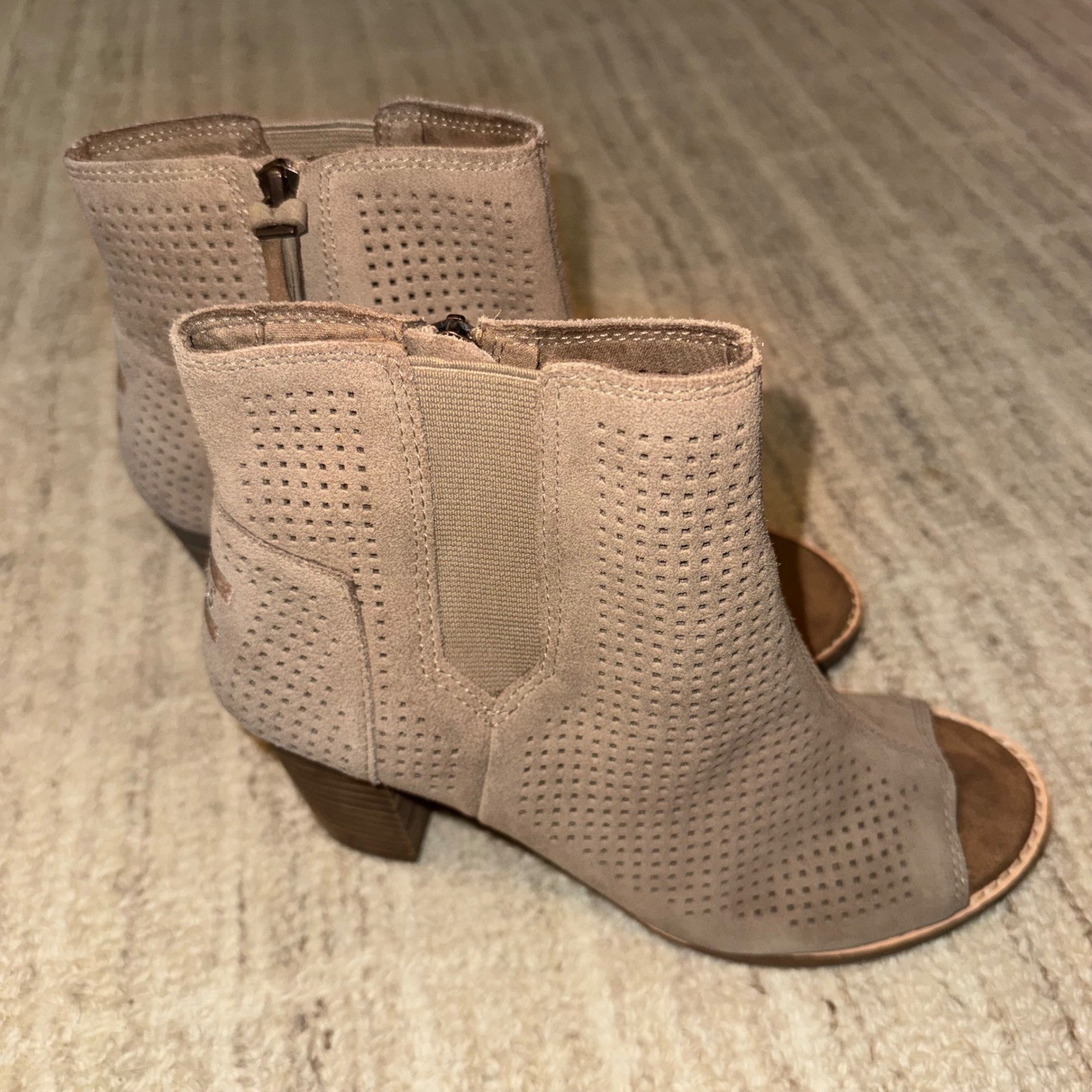 Excellent Condition TOMS Majorca Peep Toe Bootie Suede Desert Taupe