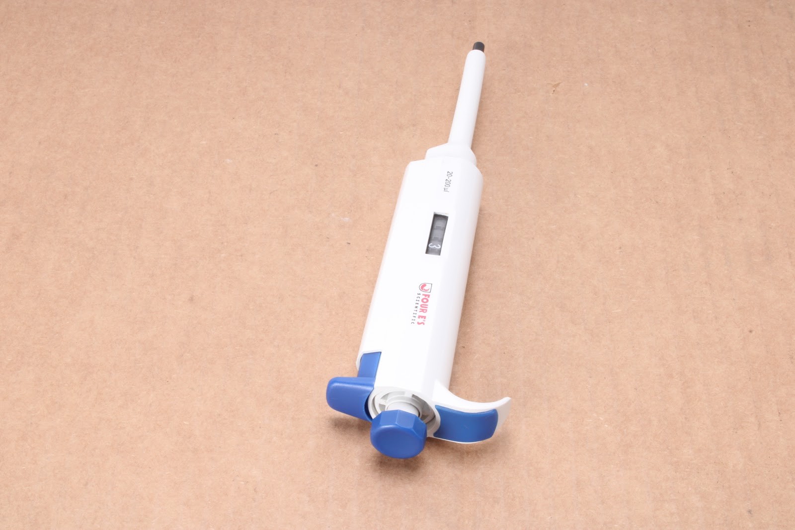 Four E's 20-200uL Adjustable Volume Micropipette