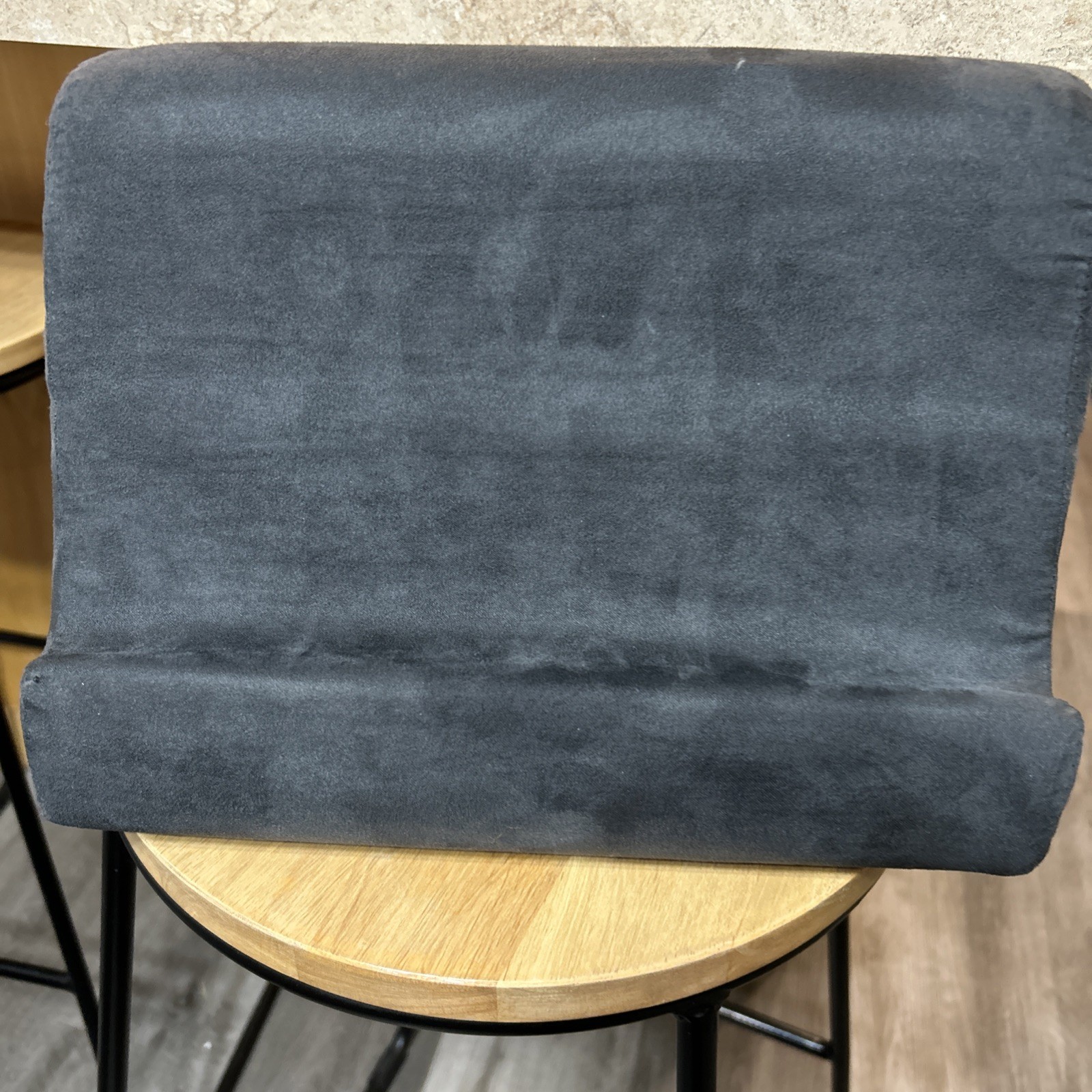 Black Pillow Pad Multi-Angle Soft Tablet Stand Side Pocket Great Condition