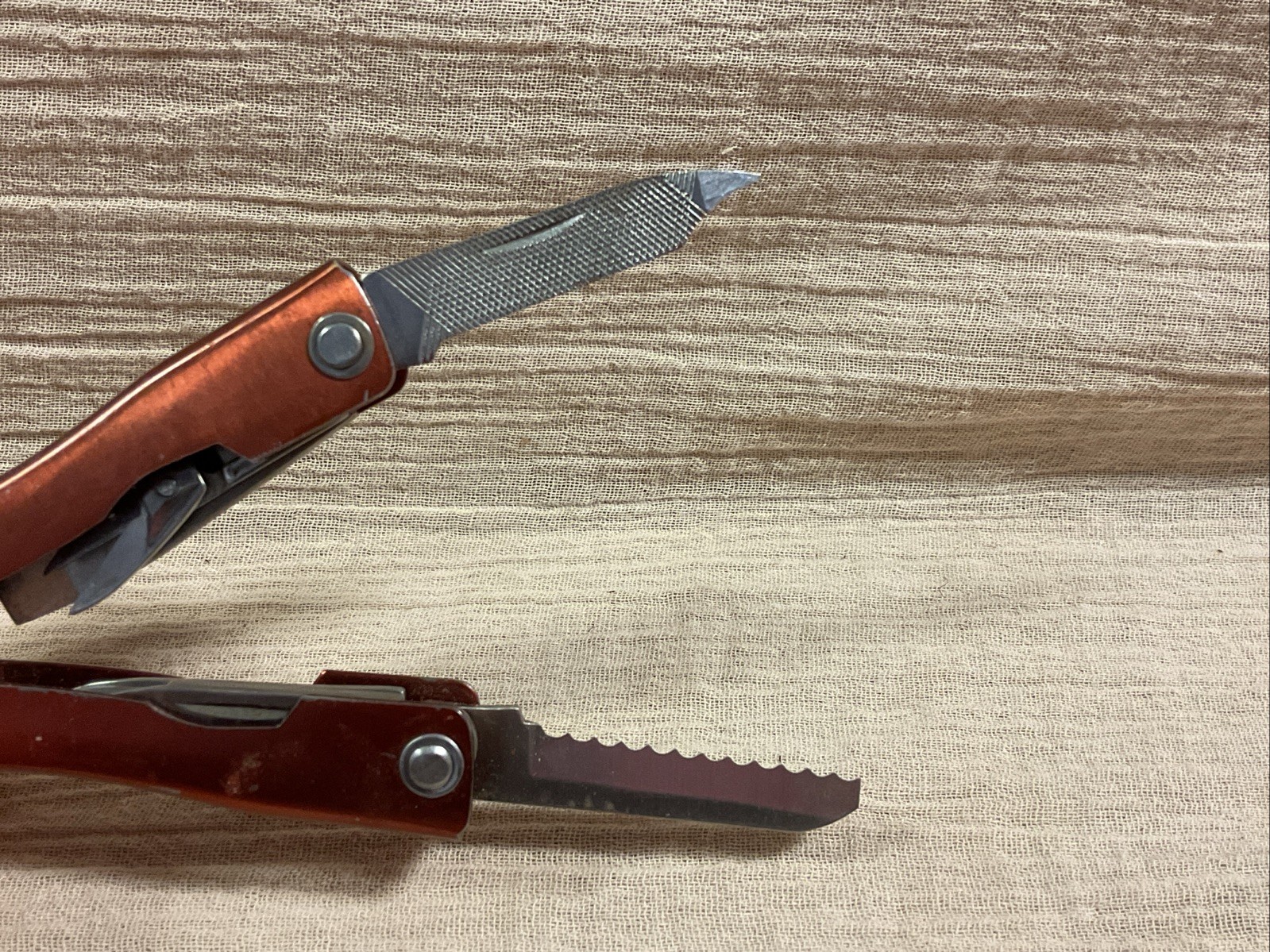 9 Tool Multi Tool Pliers