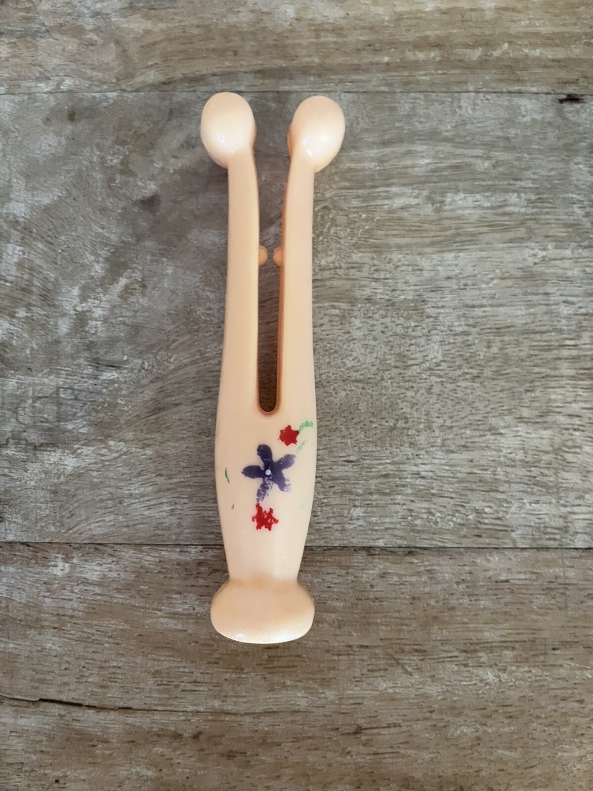 1 Vintage Plastic Clothespin Flowers