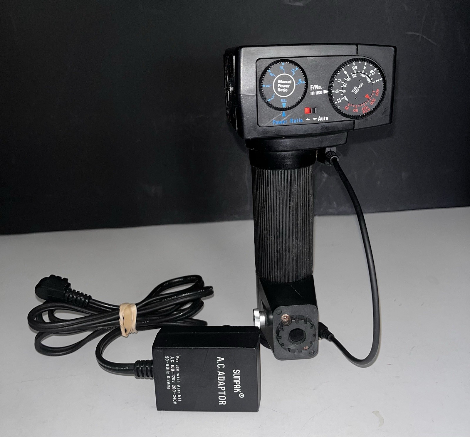 Sunpak Auto 511 Thyristor Flash W/AC Adaptor & Sync Cable