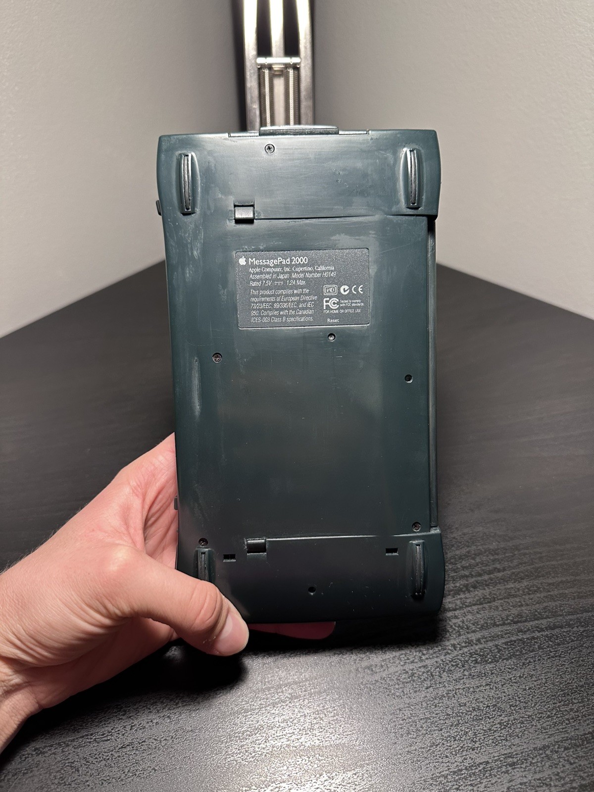 Apple Newton MessagePad 2000 DERUBBERIZED w/Newton Pamphlet