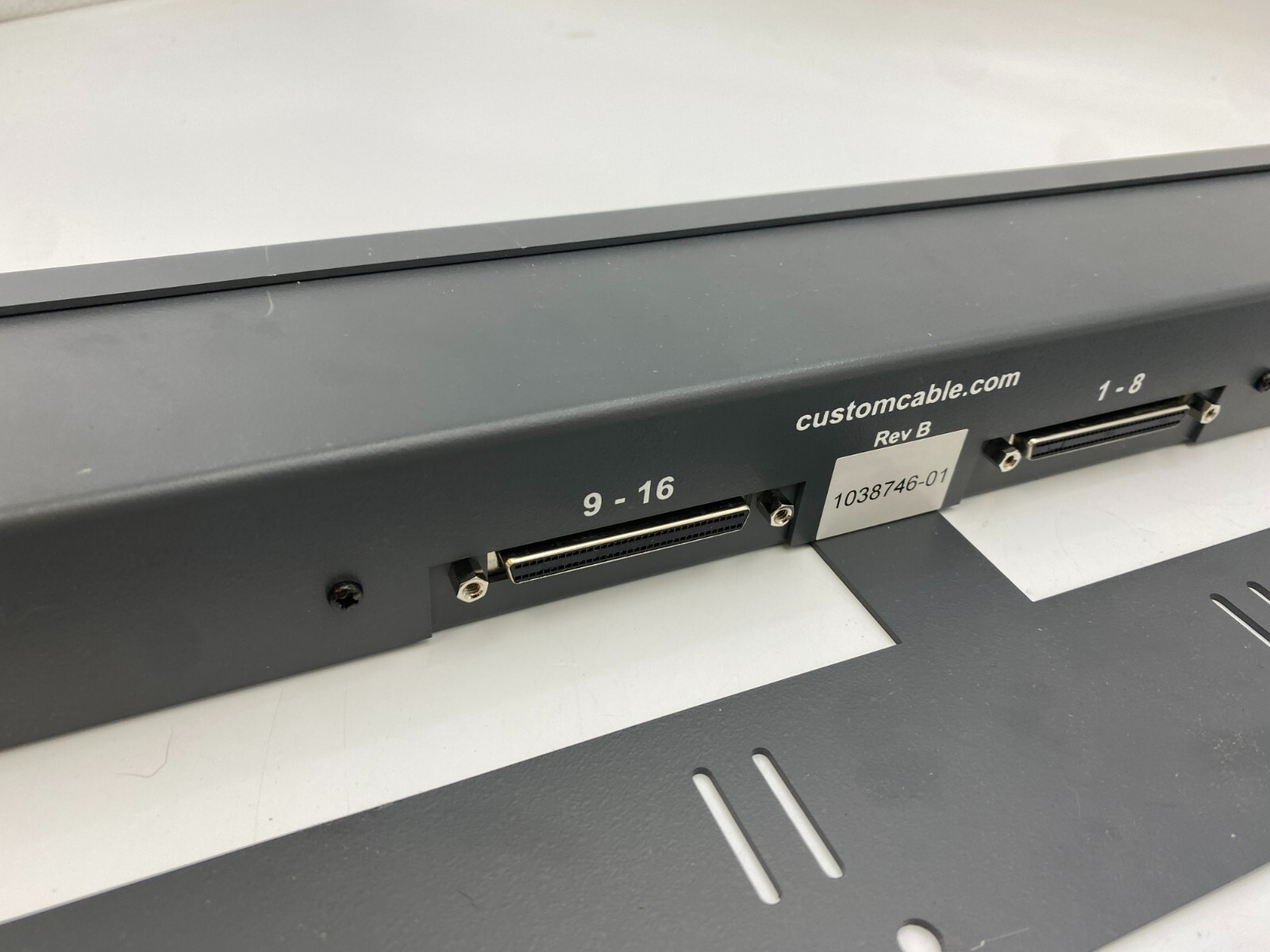 Custom Cable HDPP16 High Density Patch Panel 16 RJ-45 Ports NOS Black