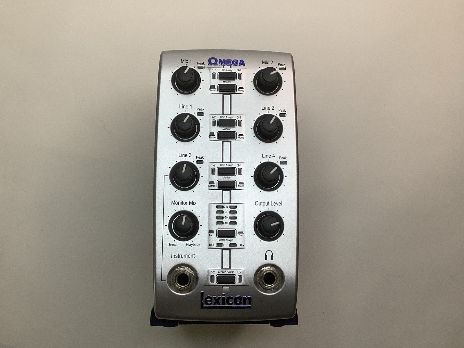 Lexicon Omega USB Audio Interface Desktop, 2 Mic/4 Line, MIDI, S/PDIF , Software