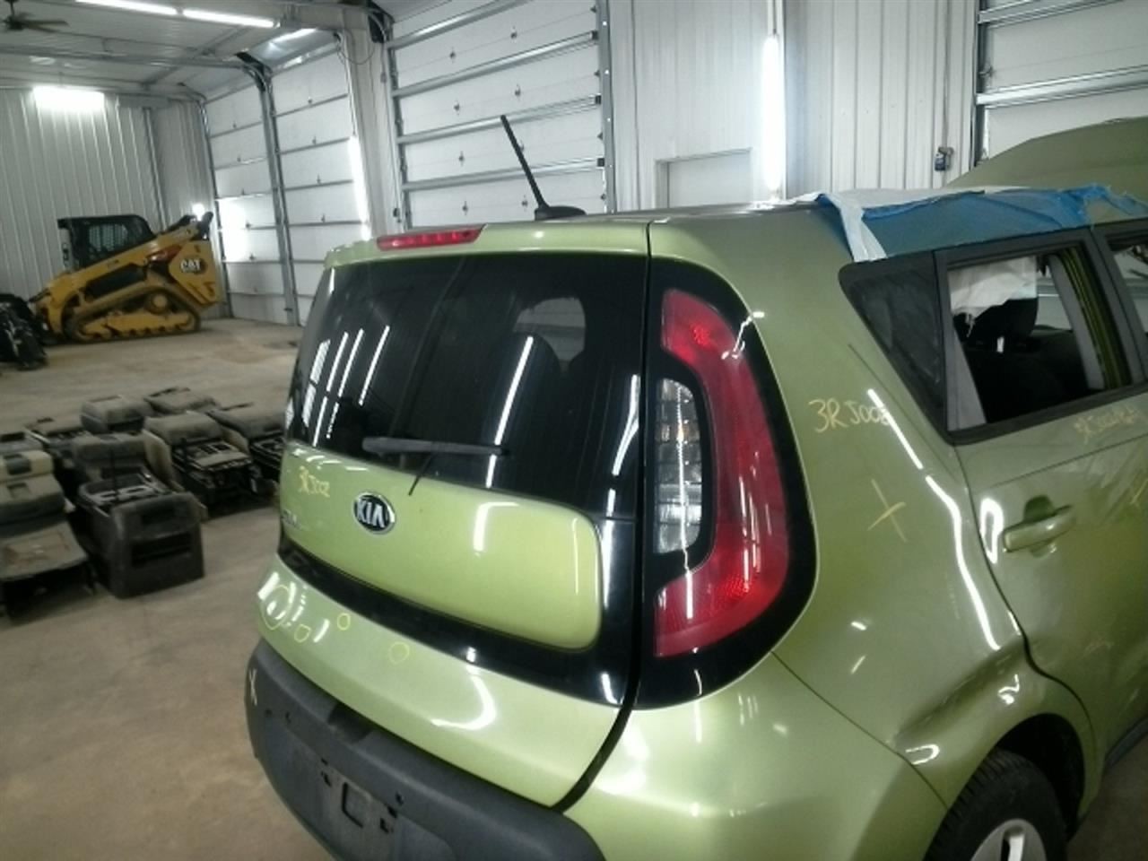 Driver Front Spindle/Knuckle Electric Model EV Fits 14-19 SOUL 104909331