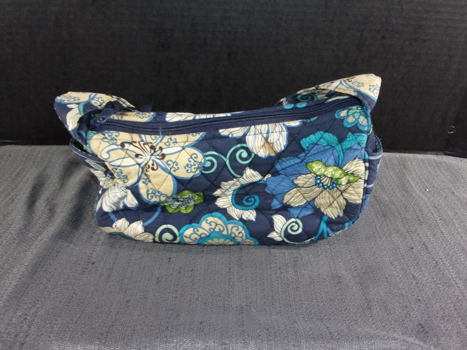 VERA BRADLEY BLUE AND WHITE FLORAL SMALL PURSE 11X7