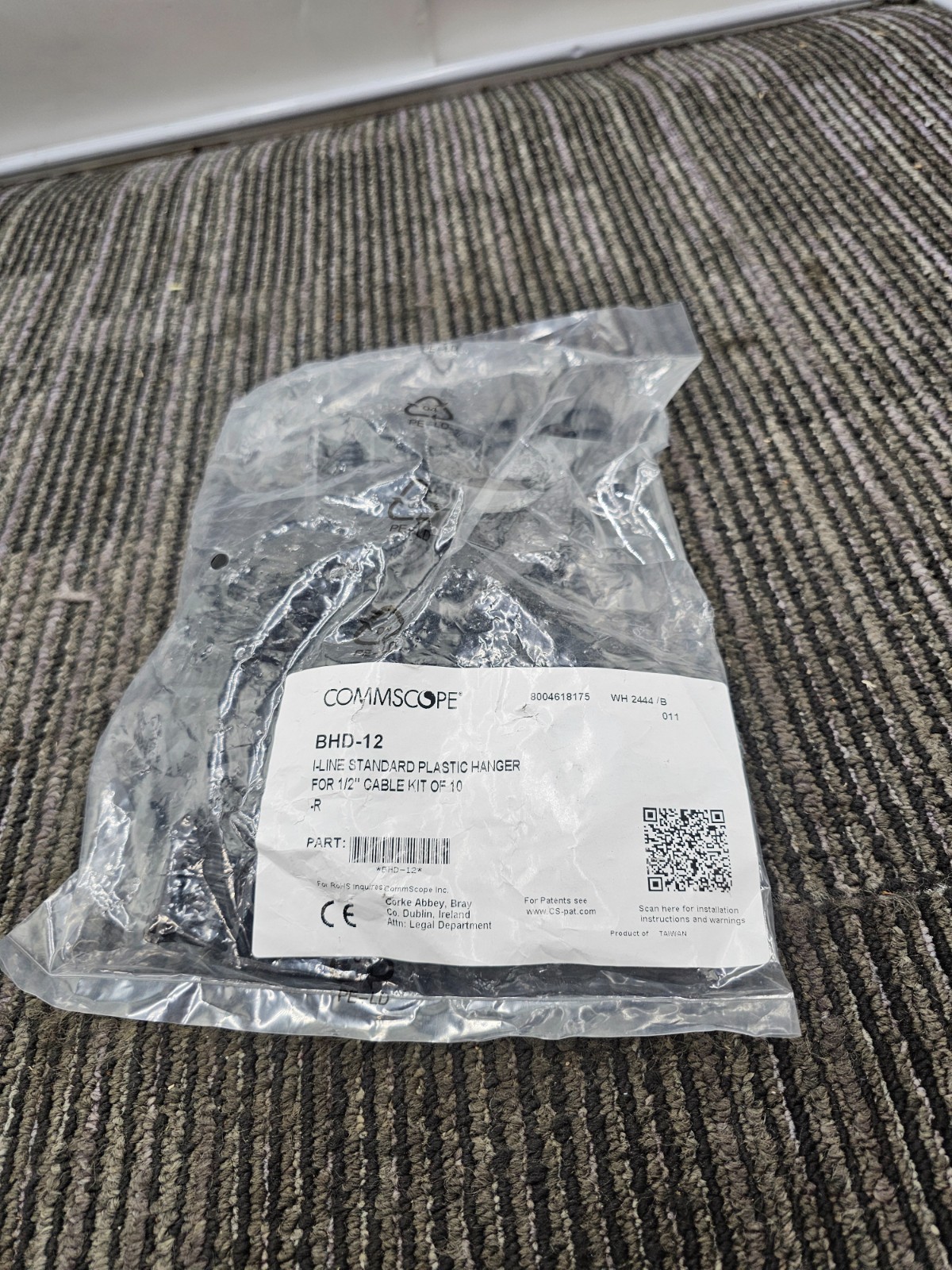 (QTY 20) COMMSCOPE BHD-12 I-LINE STANDARD PLASTIC HANGER FOR 1/2'' CABLE