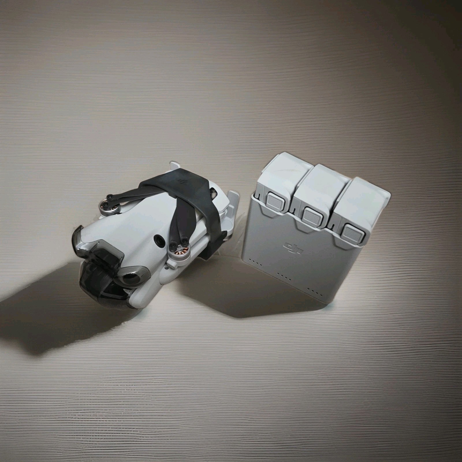 DJI Mini 4 Pro w/3 Intelligent Flight Plus Batteries, Charger, Waterproof Case