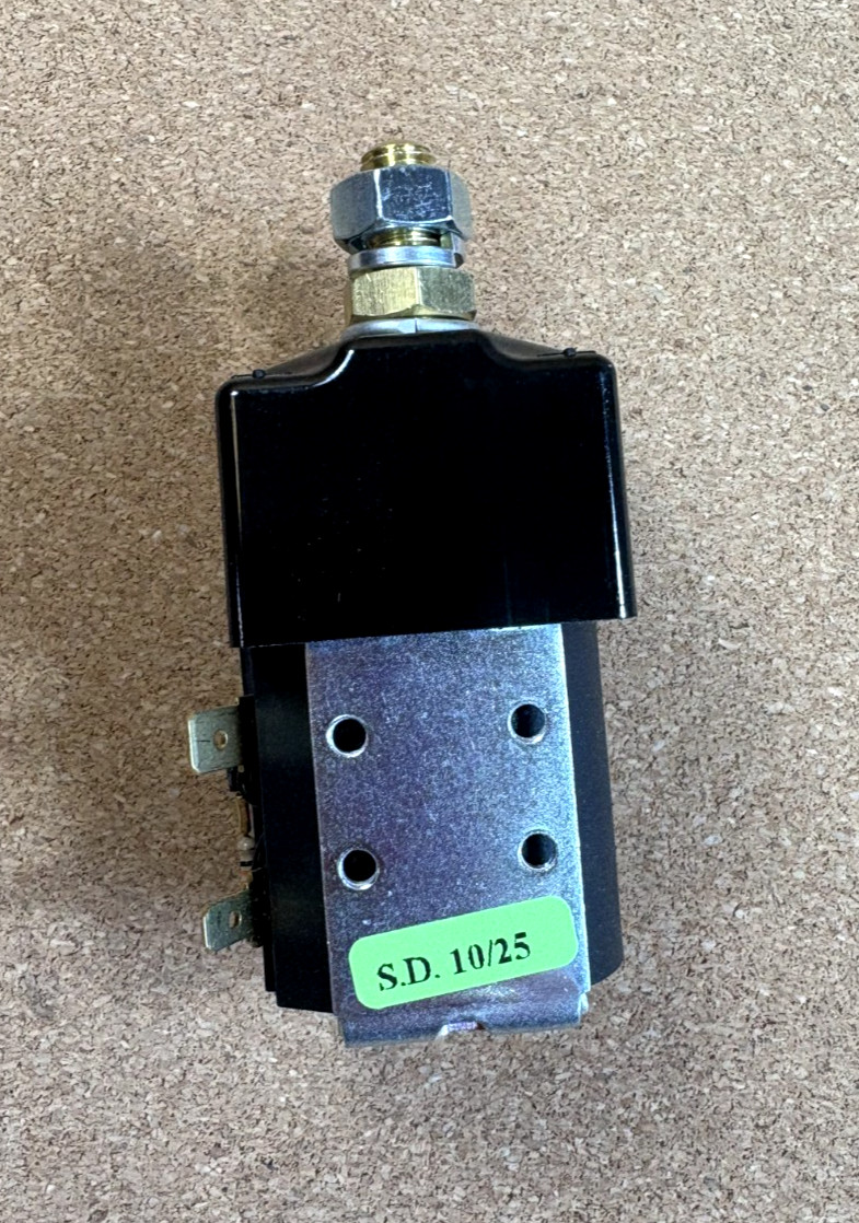 Curtis Instruments Albright SW80-2398 Contactor Volts: 24VDC
