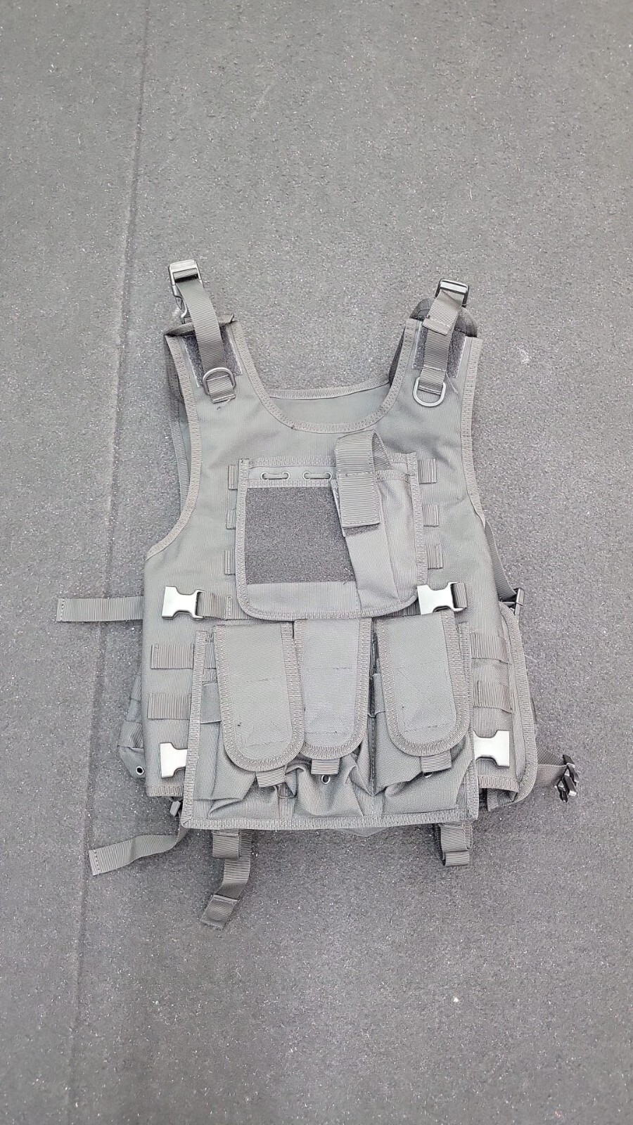 *Tactical Airsoft Vest