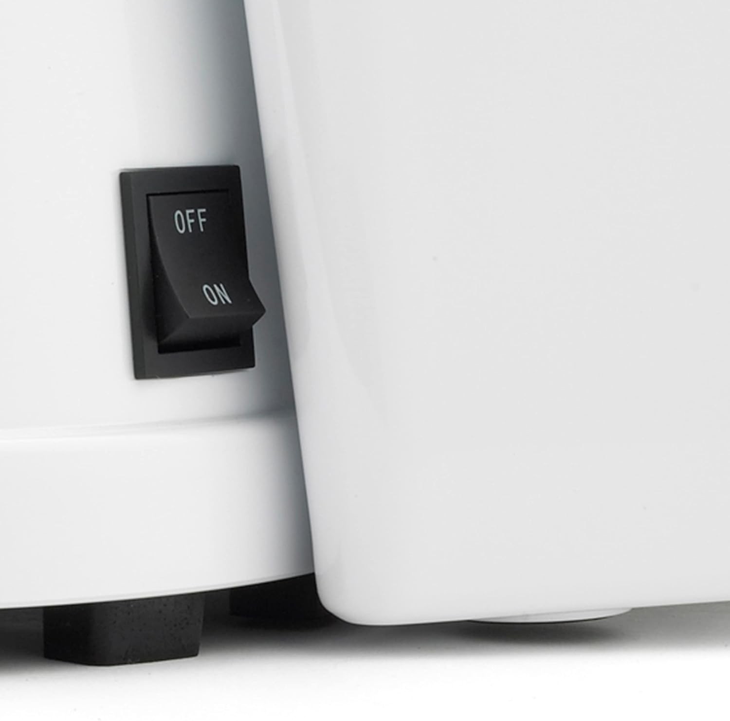 Centaur C4000 Electric Centrifugal Pulp Ejector Juicer- White