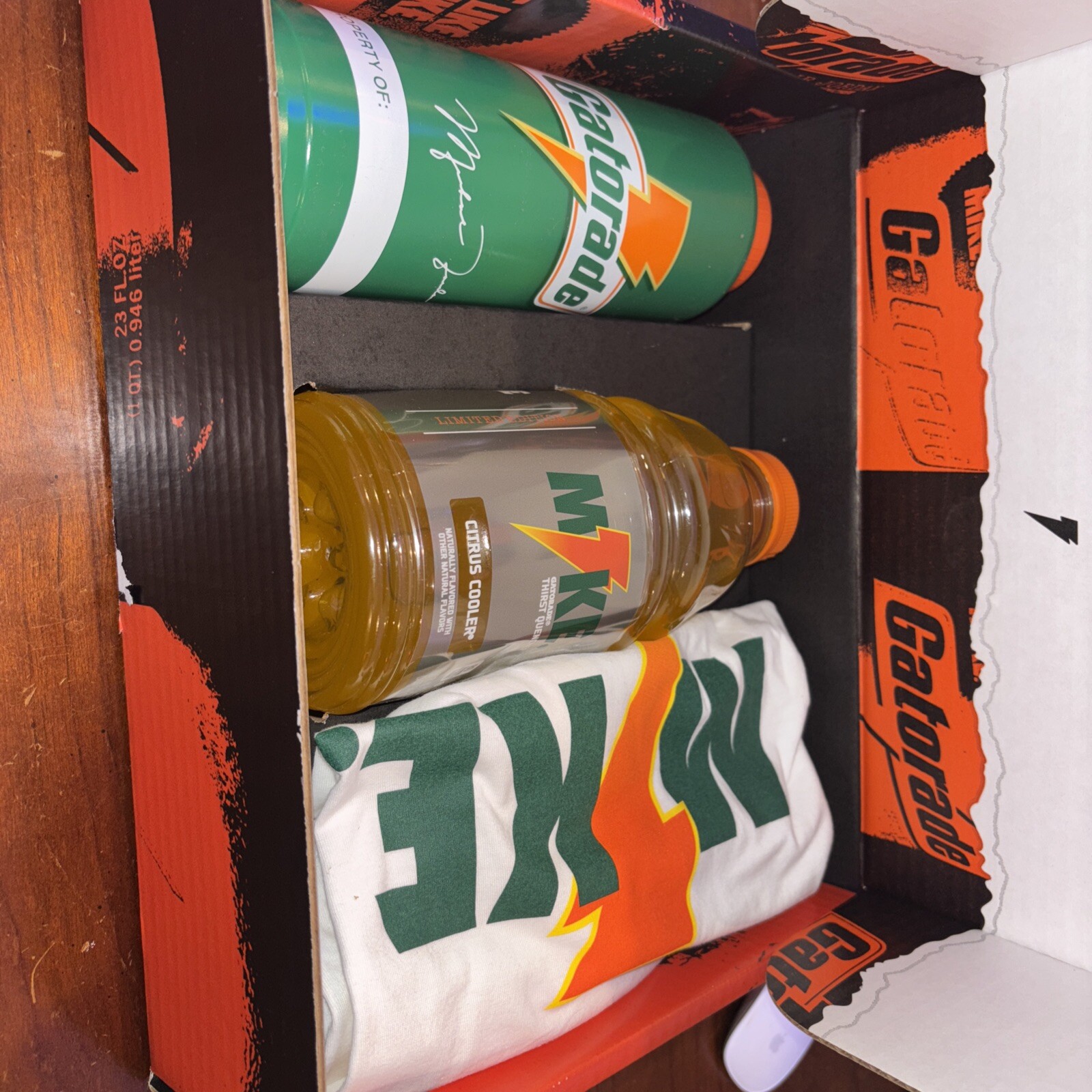 Gatorade Be Like Mike Bundle Box Size XXL White Tee Shirt Bundle