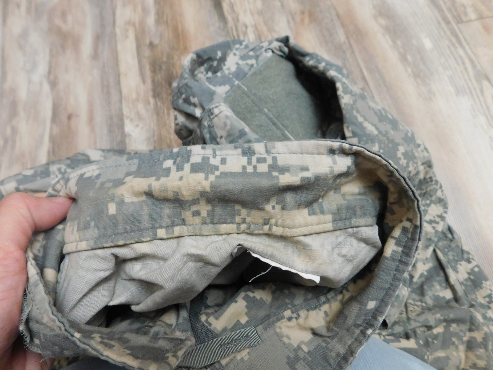 US ARMY ACU TOP COAT SIZE LARGE - REGULAR