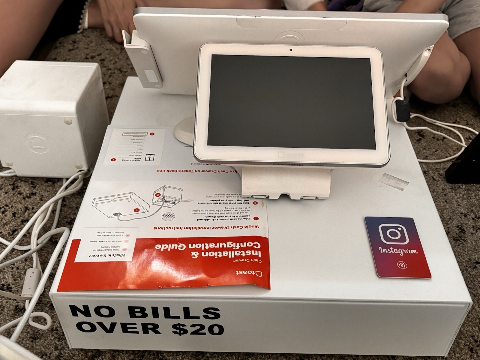 Toast flex POS System Touchscreen Terminal, Card Reader, Tap Printer Cash Drawer