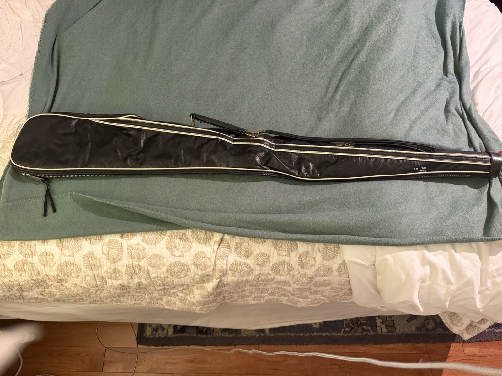 Vintage Apache Or Red Head Black w/White Piping Soft Rifle Case Red Interior