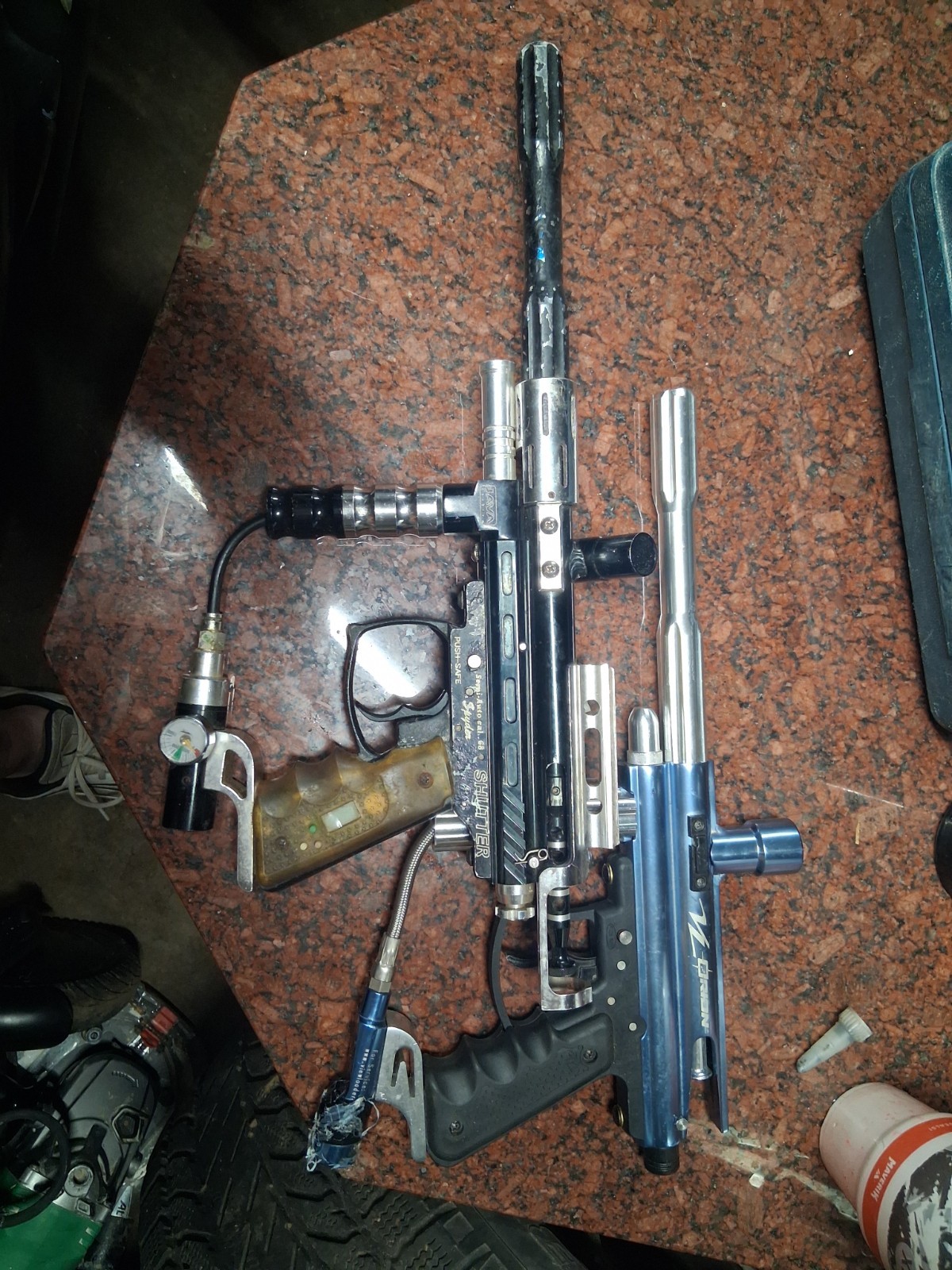 Spider Shutter And VL Orion Paintball Guns