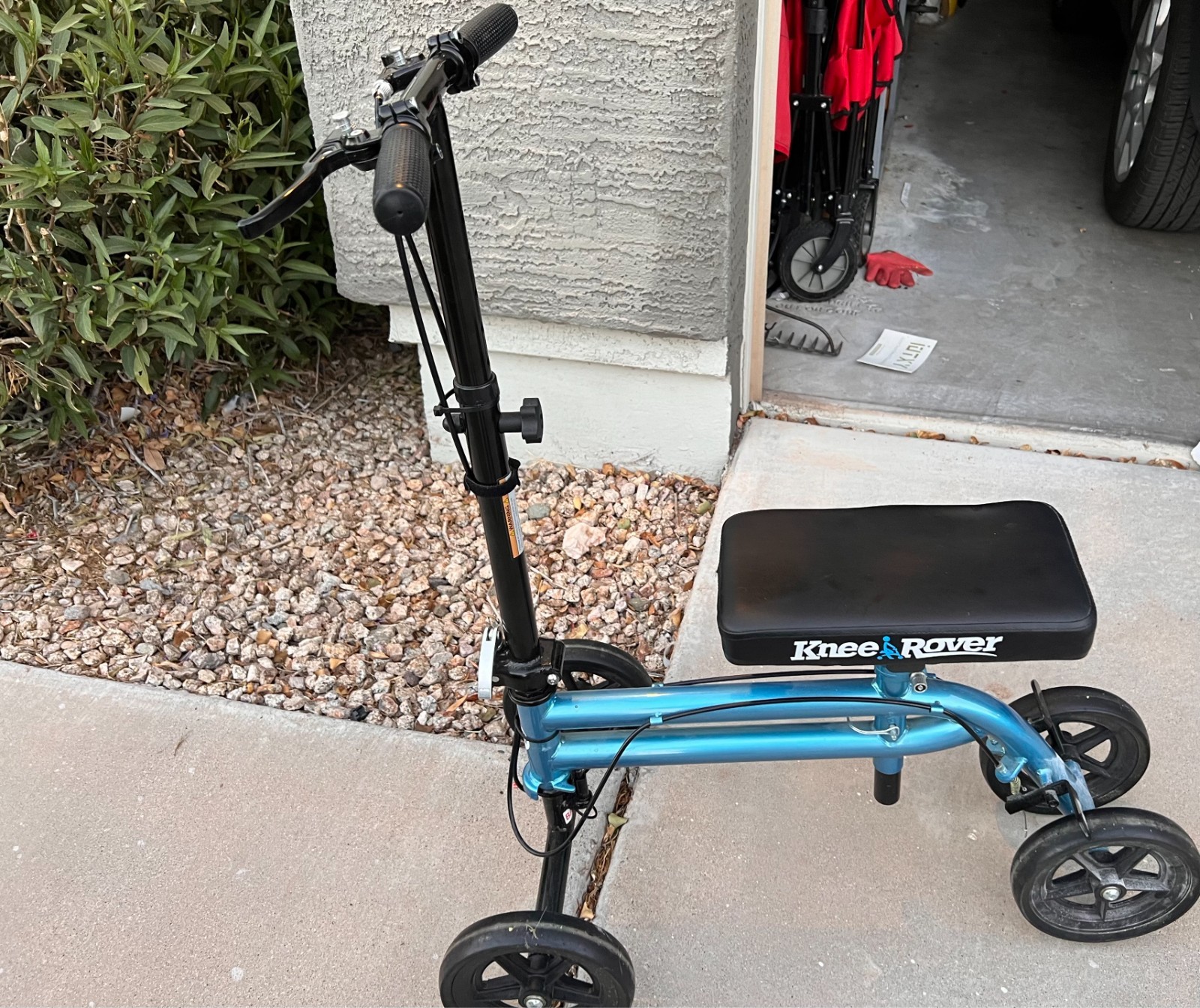 Kneerover Economy Knee Walker - Metallic Blue