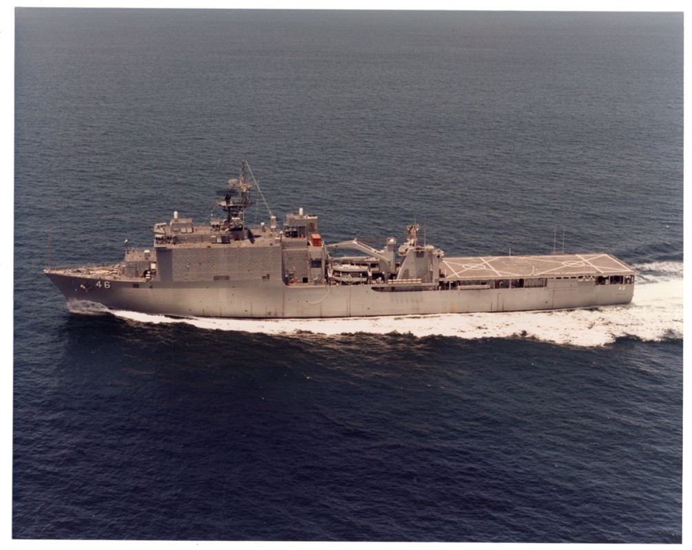 1990 Dock Landing Ship LSD-46 USS Tortuga in Guld Mexico 8x10 Orig News Photo #2