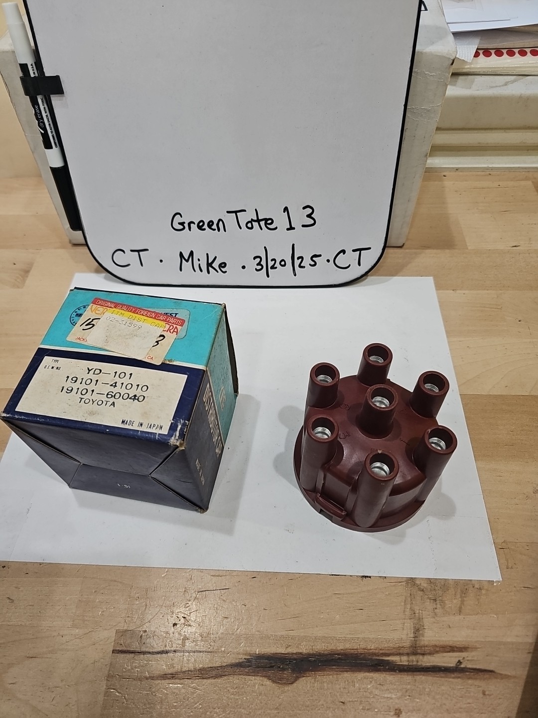 Distributor Cap YEC # YD101 For Toyota OEM # 19101-41010 NOS Vintage