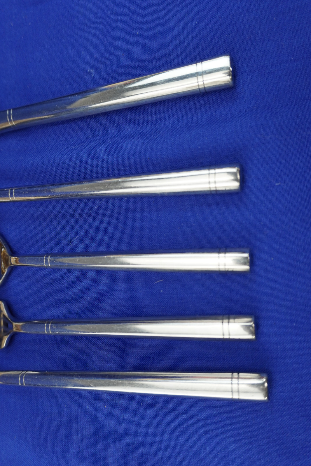Hampton Ritz 17-Pieces Dinner Salad Forks Tea Table Spoons Knives