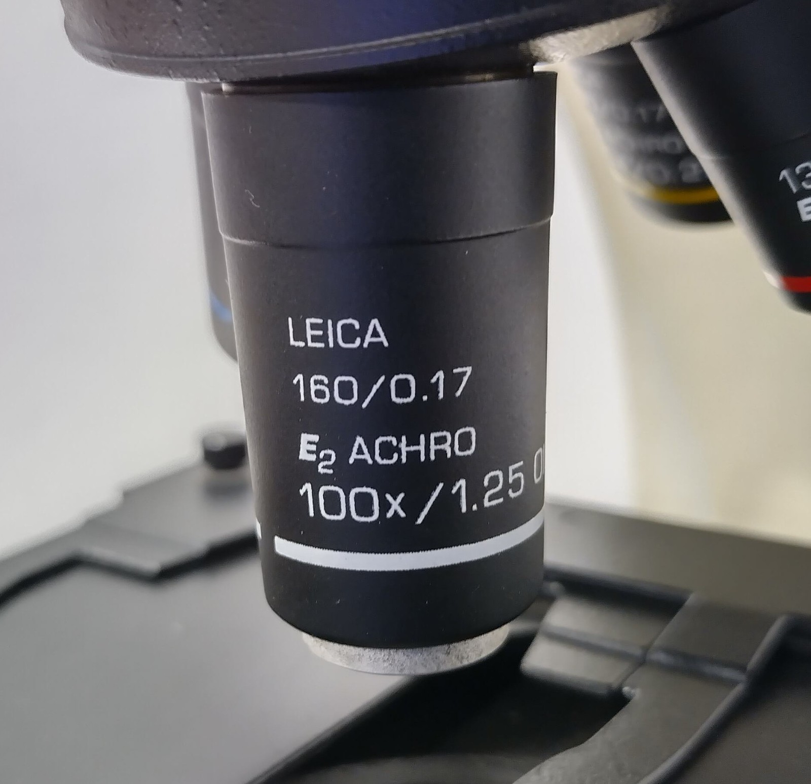 Leica CME Binocular Compound Microscope with 4 Objectives No Eyepieces/Condenser