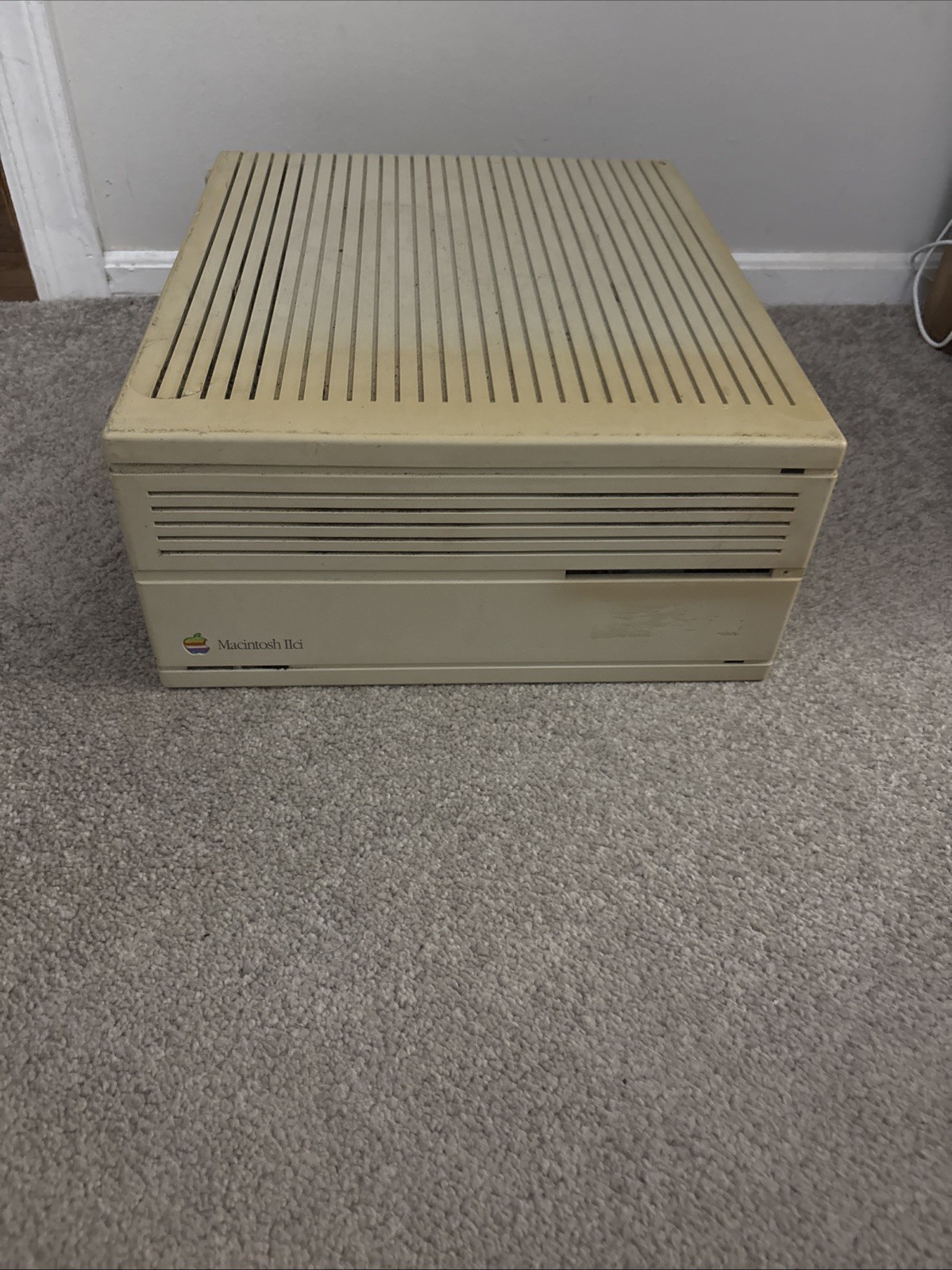 Vintage Apple Macintosh IIci Computer M5780 Desktop  1989 - For Parts *READ*