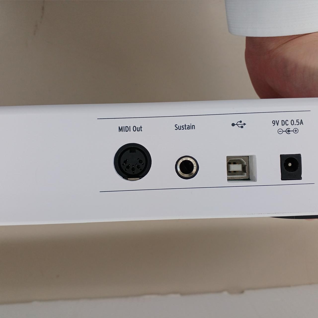 Arturia KeyLab Essential 49 USB MIDI Keyboard Controller White w/ Original Box