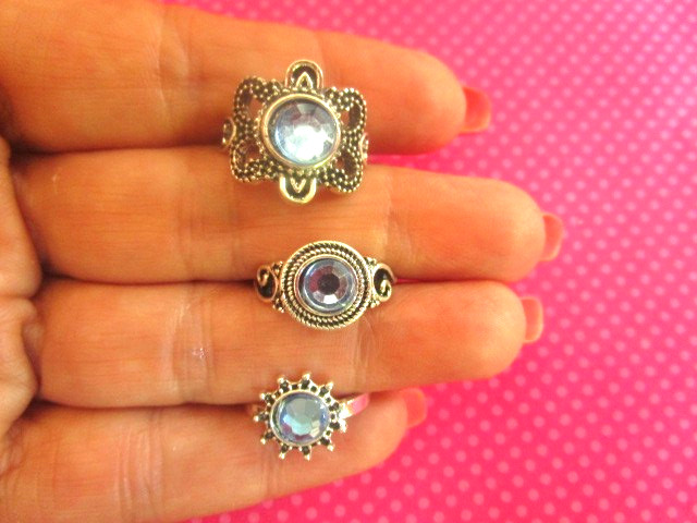Blue crystal aztec toe ring set