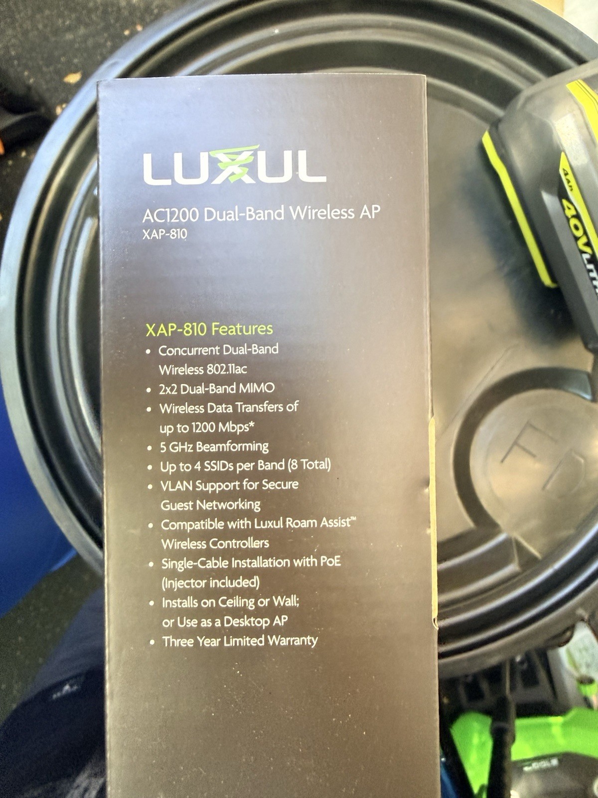 Luxul XAP-810 AC1200 Dual-Band Wireless Access Point – (Open Box)