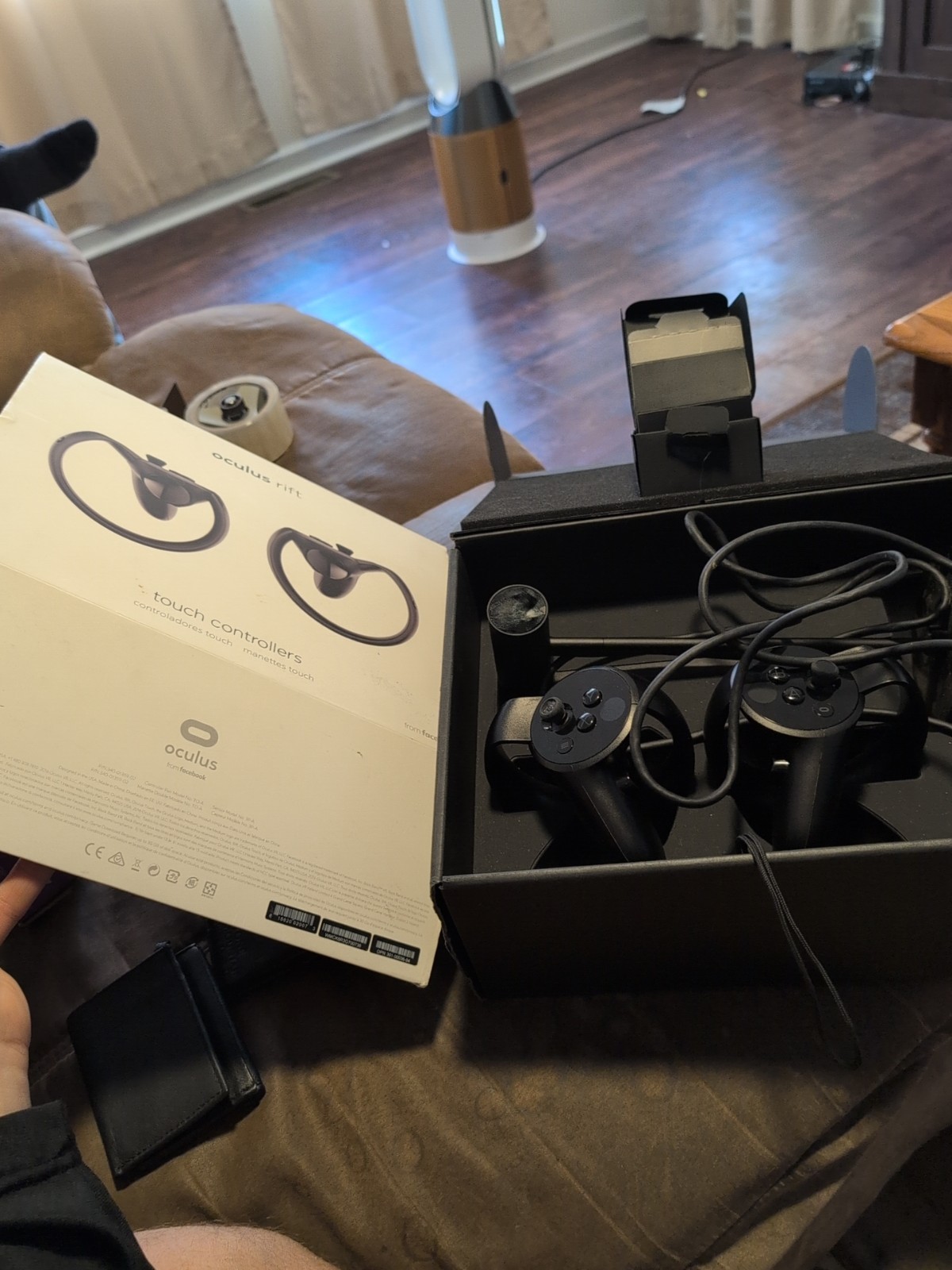 Oculus Rift CV1 Touch Controllers + Sensor In Box