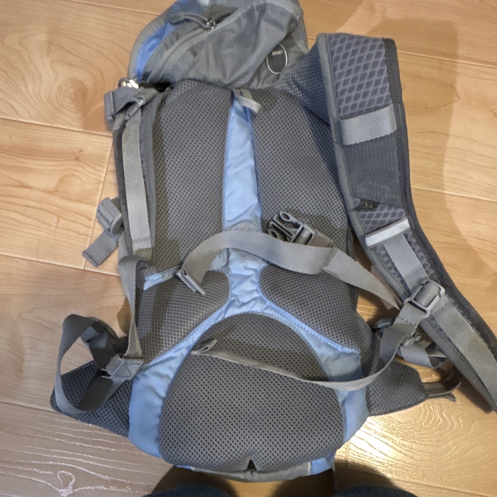 CamelBak Adjustable Padded Lightweight Hydration Backpack 0-5L Gray/Blue Zip