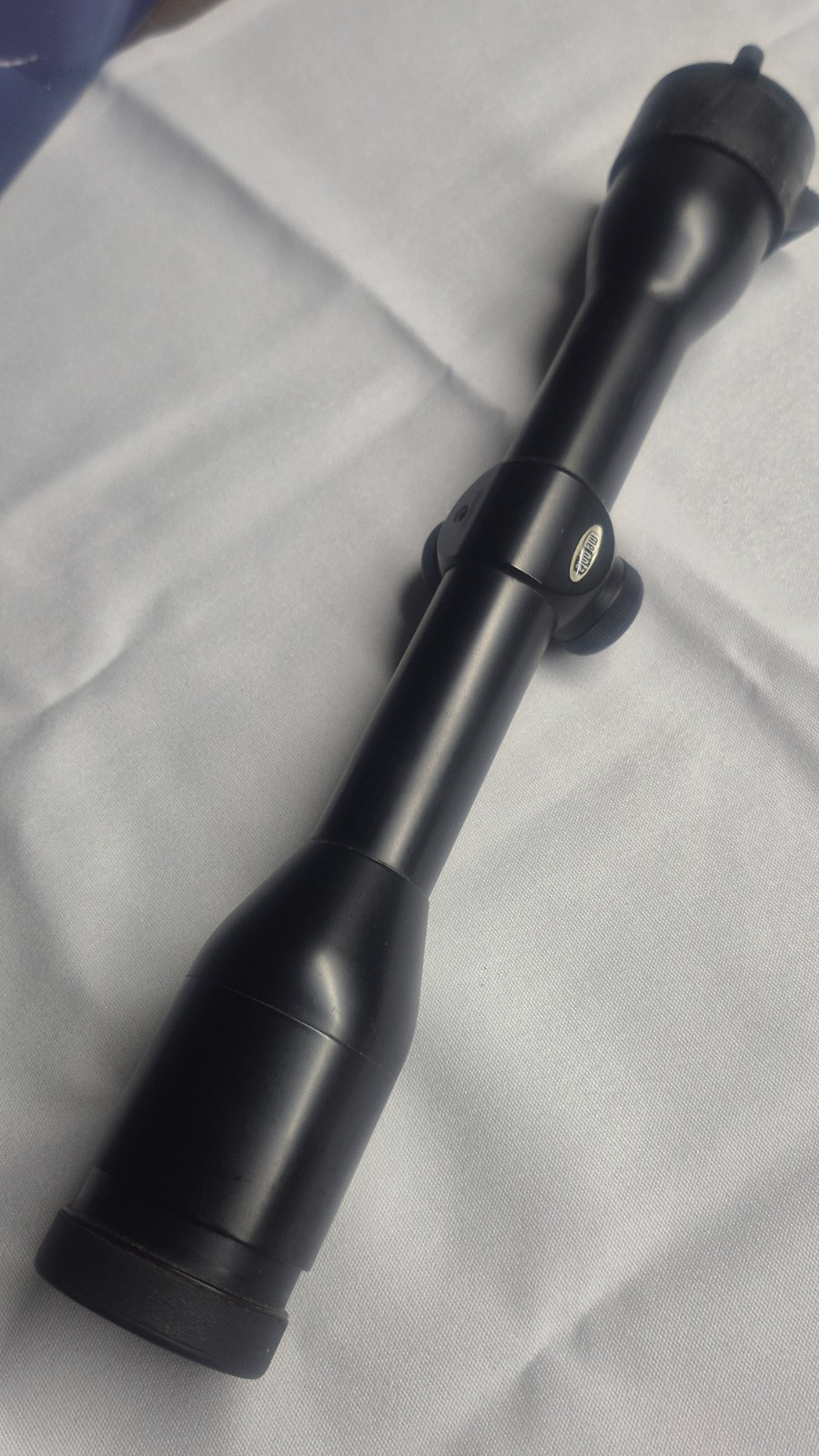 Brand New MEOPTA  ARTEMIS 2000 Rifle Scope  4 X 32  Z-Plex OPTIC Czech Republic